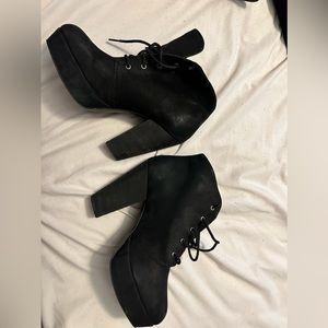 Steve Madden Lace Up Boots/Heels